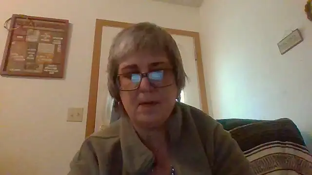 Snapshot of becky1111 chatting on 05-02-26, 02:33 becky1111 online show from 05-02-26, 02:33