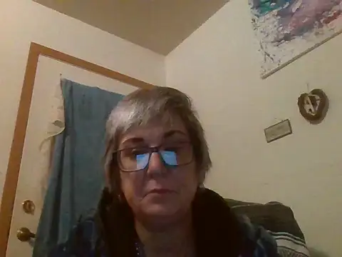 Snapshot of becky1111 chatting on 05-13-26, 10:34 becky1111 online show from 05-13-26, 10:34