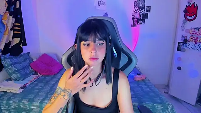 harakitty  online show from 04-24-26, 04:26