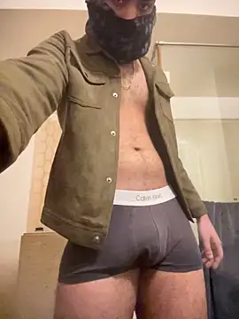 Snapshot of biggentlebullindia chatting on 12-21-25, 09:05 biggentlebullindia online show from 12-21-25, 09:05