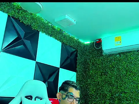 Boy tatto77 online show from 03-10-26, 12:54