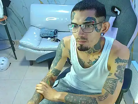 Boy tatto77 online show from 04-25-26, 01:41