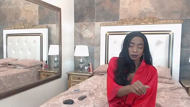 Snapshot of CamiSucker chatting on 12-21-25, 02:35 CamiSucker online show from 12-21-25, 02:35