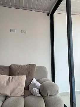 Snapshot of Nicollewest1 chatting on 02-27-26, 05:13 Nicollewest1 online show from 02-27-26, 05:13