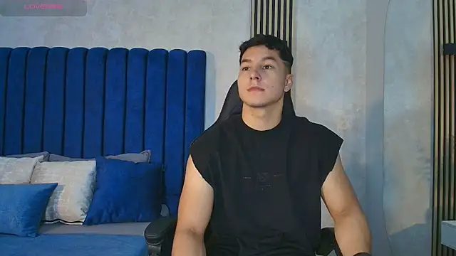 Snapshot of Noah_Clarkk chatting on 06-11-26, 05:33 Noah Clarkk online show from 06-11-26, 05:33
