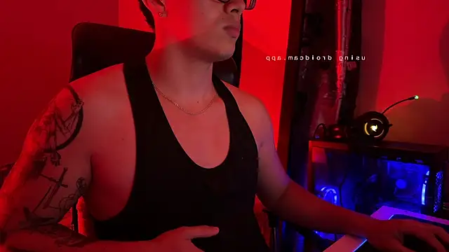 Snapshot of edwinsalvator chatting on 12-18-25, 08:09 edwinsalvator online show from 12-18-25, 08:09