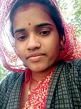 Snapshot of Pooja_Singh78 chatting on 12-18-25, 07:25 Pooja Singh78 online show from 12-18-25, 07:25