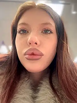 Snapshot of JeanGraay chatting on 12-18-25, 01:39 JeanGraay online show from 12-18-25, 01:39