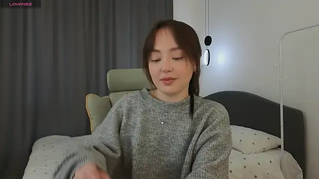 fallin lovee online show from 04-25-26, 01:36