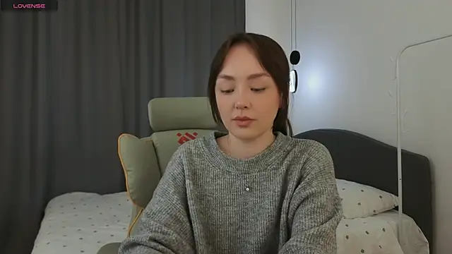 fallin lovee online show from 04-25-26, 01:41