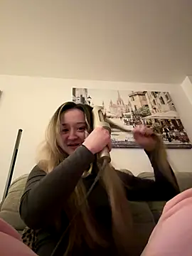 LilyLuck  online show from 01-07-26, 09:39