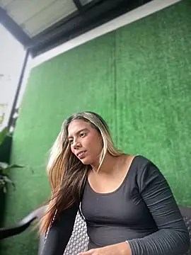 MiaSizzle online show from 03-05-26, 08:16