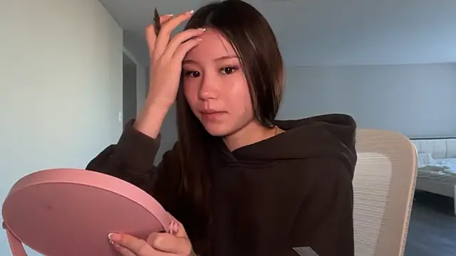 luvvivii online show from 06-17-26, 11:12