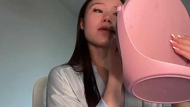 luvvivii online show from 06-23-26, 04:38
