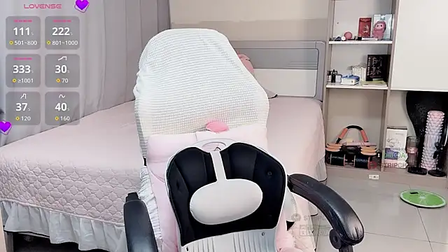 Ogravity  online show from 04-22-26, 02:58