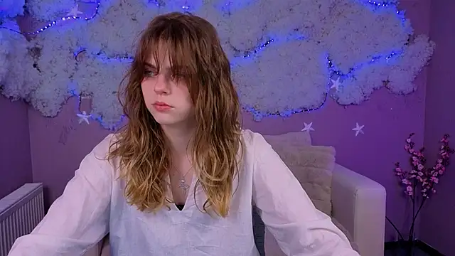 naya may online show from 04-26-26, 07:00