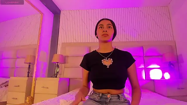 ManuelaEvans  online show from 04-02-26, 09:01