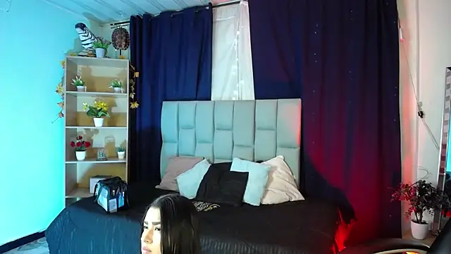 Emilyy05  online show from 01-06-26, 03:10