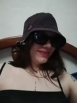 valerria 44 online show from 07-07-26, 04:00
