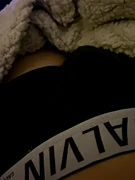 Snapshot of rtpin7 chatting on 12-20-25, 03:24 rtpin7 online show from 12-20-25, 03:24