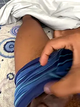 Snapshot of tristenmiles chatting on 12-20-25, 04:30 tristenmiles online show from 12-20-25, 04:30