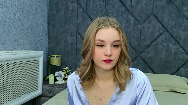 Molly Voss online show from 03-10-26, 10:31