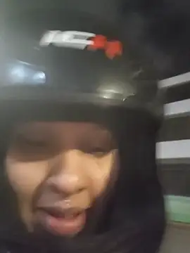 Snapshot of ashley-17 chatting on 03-05-26, 03:35 ashley-17 online show from 03-05-26, 03:35