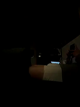 Snapshot of babycum04 chatting on 12-21-25, 04:14 babycum04 online show from 12-21-25, 04:14