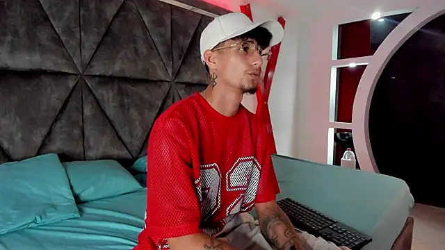 Stone Biker online show from 12-23-25, 02:09