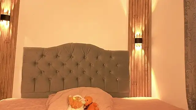 cute emmma online show from 04-16-26, 11:00