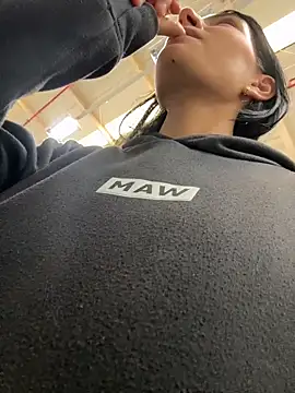 Ema Rose  online show from 04-27-26, 08:51