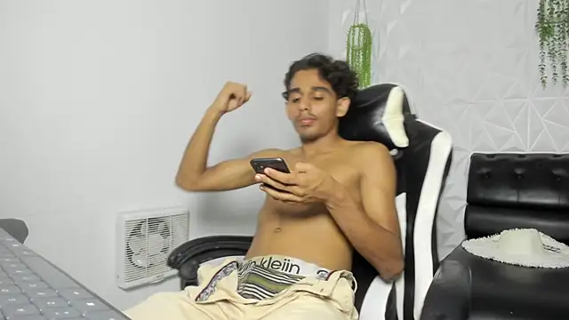 danny hot23  online show from 04-06-26, 02:53