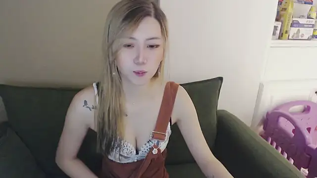 whitecat13 online show from 04-21-26, 11:16