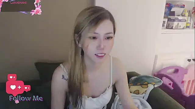 Snapshot of whitecat13 chatting on 05-13-26, 10:12 whitecat13 online show from 05-13-26, 10:12