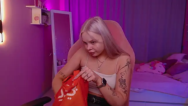 Leslie Caronn online show from 03-19-26, 07:45