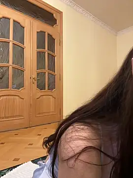 Snapshot of LuxBrunette_ chatting on 06-14-26, 06:15 LuxBrunette online show from 06-14-26, 06:15