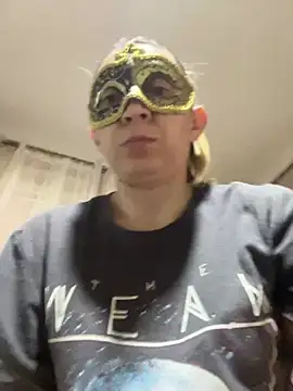 Snapshot of SexyMamiVee chatting on 02-13-26, 12:12 SexyMamiVee online show from 02-13-26, 12:12