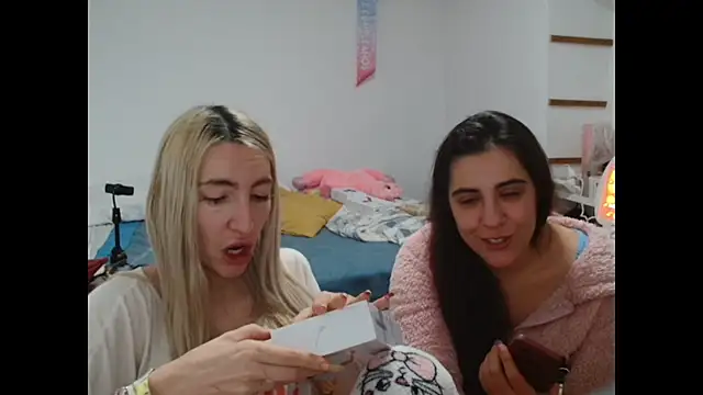 Snapshot of BarbieBlondieGirl chatting on 01-09-26, 12:46 BarbieBlondieGirl online show from 01-09-26, 12:46