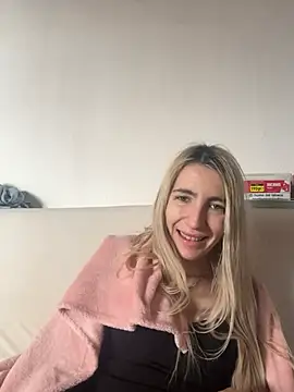 Snapshot of BarbieBlondieGirl chatting on 01-11-26, 11:26 BarbieBlondieGirl online show from 01-11-26, 11:26