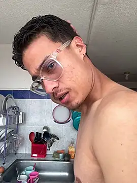 Latin Paisa Boy online show from 03-22-26, 06:11