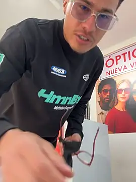 Latin Paisa Boy online show from 04-26-26, 07:33