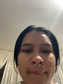 Snapshot of Chloe_cortes chatting on 05-20-26, 05:35 Chloe cortes online show from 05-20-26, 05:35