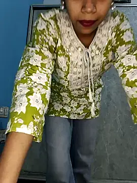 Snapshot of Hottest_Radhika__ chatting on 03-15-26, 05:19 Hottest Radhika online show from 03-15-26, 05:19