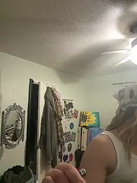 Trippyyb28 online show from 02-28-26, 01:28