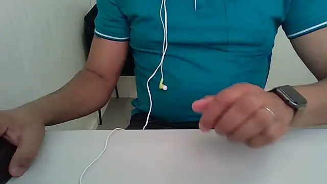 Snapshot of Moreno_Casado_Safado chatting on 05-27-26, 03:31 Moreno Casado Safado online show from 05-27-26, 03:31