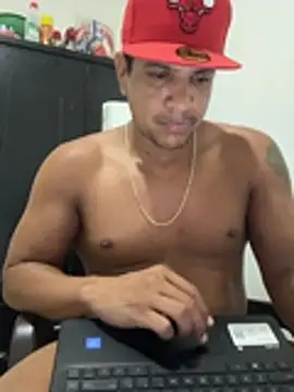 Snapshot of bigdick211292 chatting on 07-11-26, 03:20 bigdick211292 online show from 07-11-26, 03:20