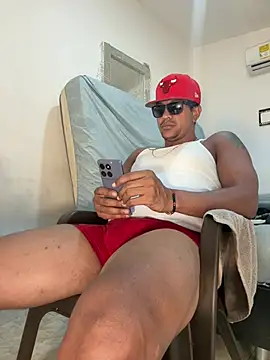 Snapshot of bigdick211292 chatting on 07-21-26, 05:26 bigdick211292 online show from 07-21-26, 05:26