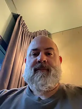 XJJ77x online show from 06-08-26, 05:57