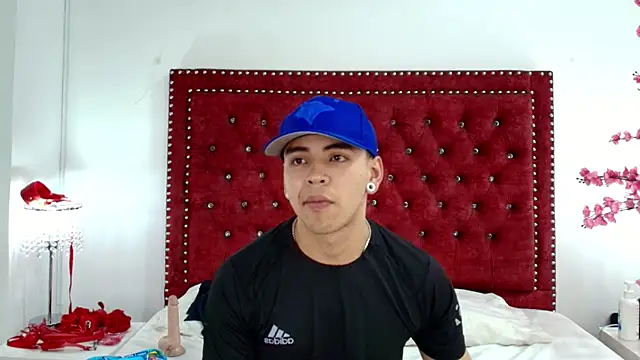 Snapshot of Jaden_and_sofia chatting on 05-15-26, 03:13 Jaden and sofia online show from 05-15-26, 03:13