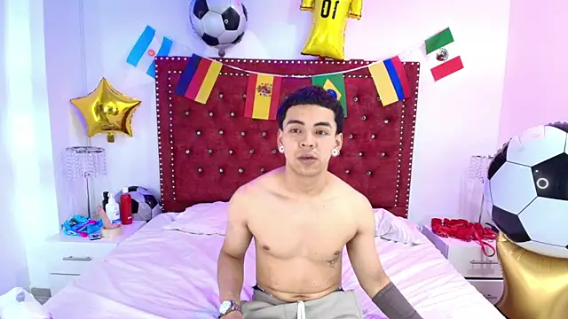Jaden and sofia online show from 06-18-26, 03:40